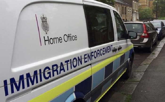As EU vote looms, migration to Britain nears record high